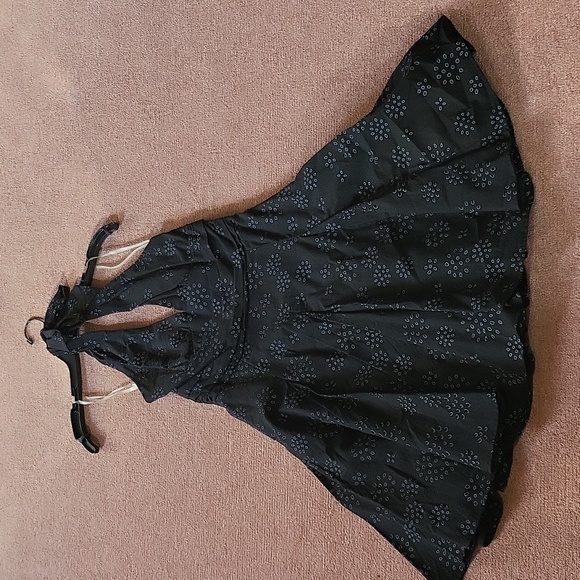 Dress - Picture 1 of 4